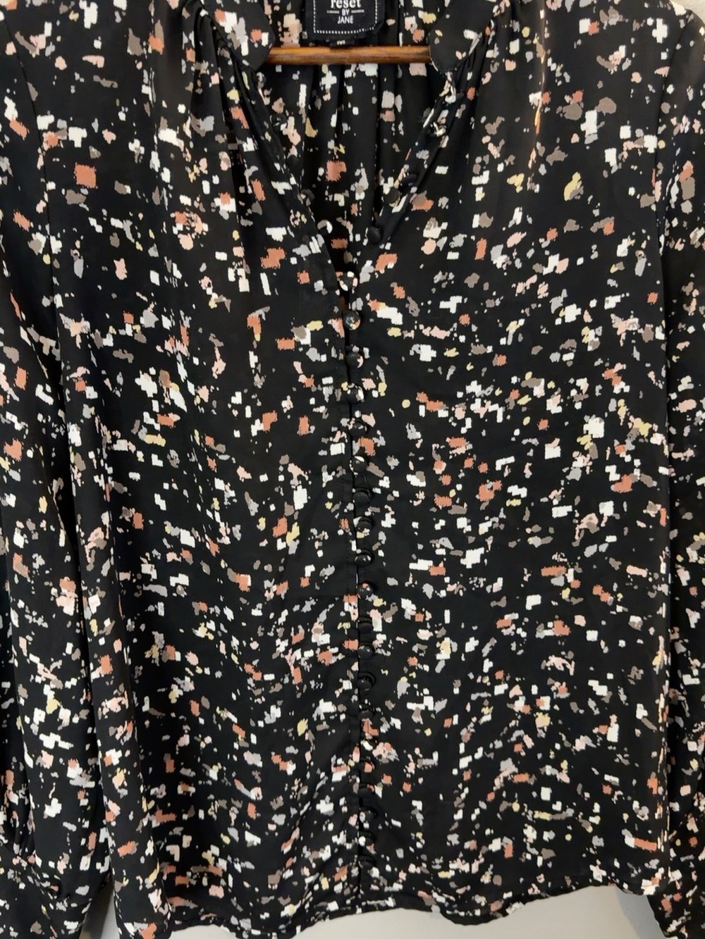 Reset by Jane Abstract Print Button Front Blouse Black Size M - Picture 3 of 10